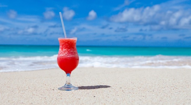 drink on beach